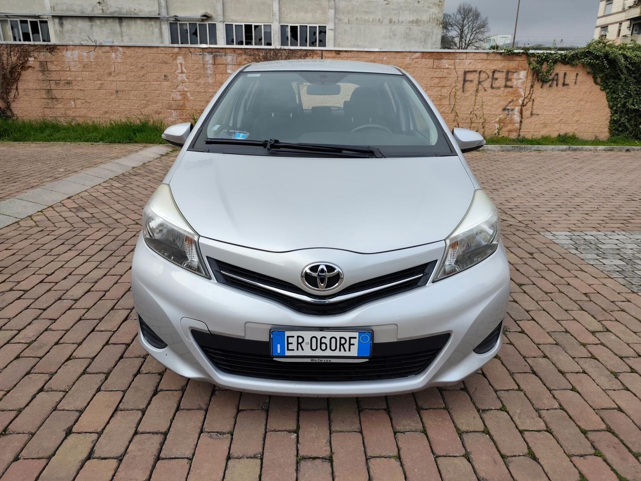 Toyota Yaris 1.4 D 5 porte 1 proprietario neopatentati