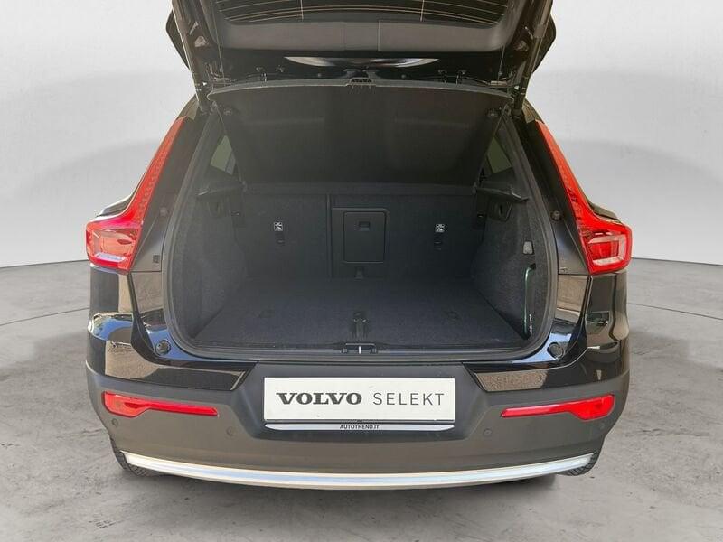 Volvo XC40 B3 163+14 CV Automatico LED Core N1 Autocarro
