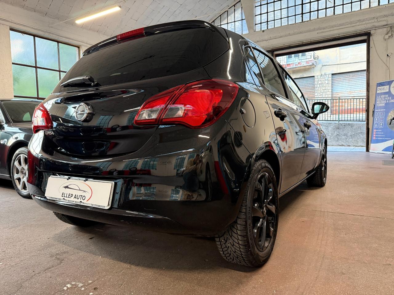 Opel Corsa 1.2 5 porte Black Edition