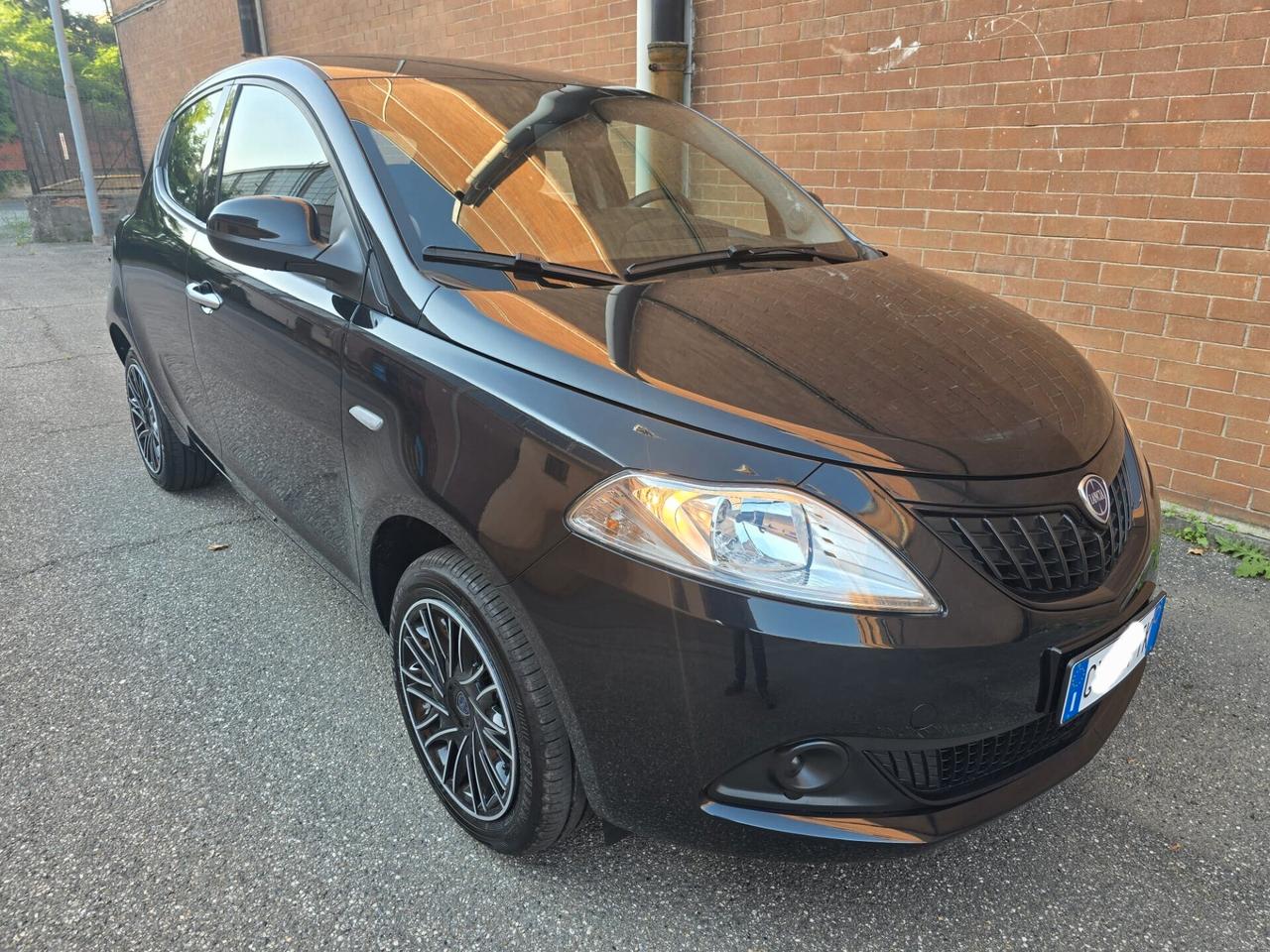Lancia Ypsilon 1.0 FireFly 5 porte S&S Hybrid Oro