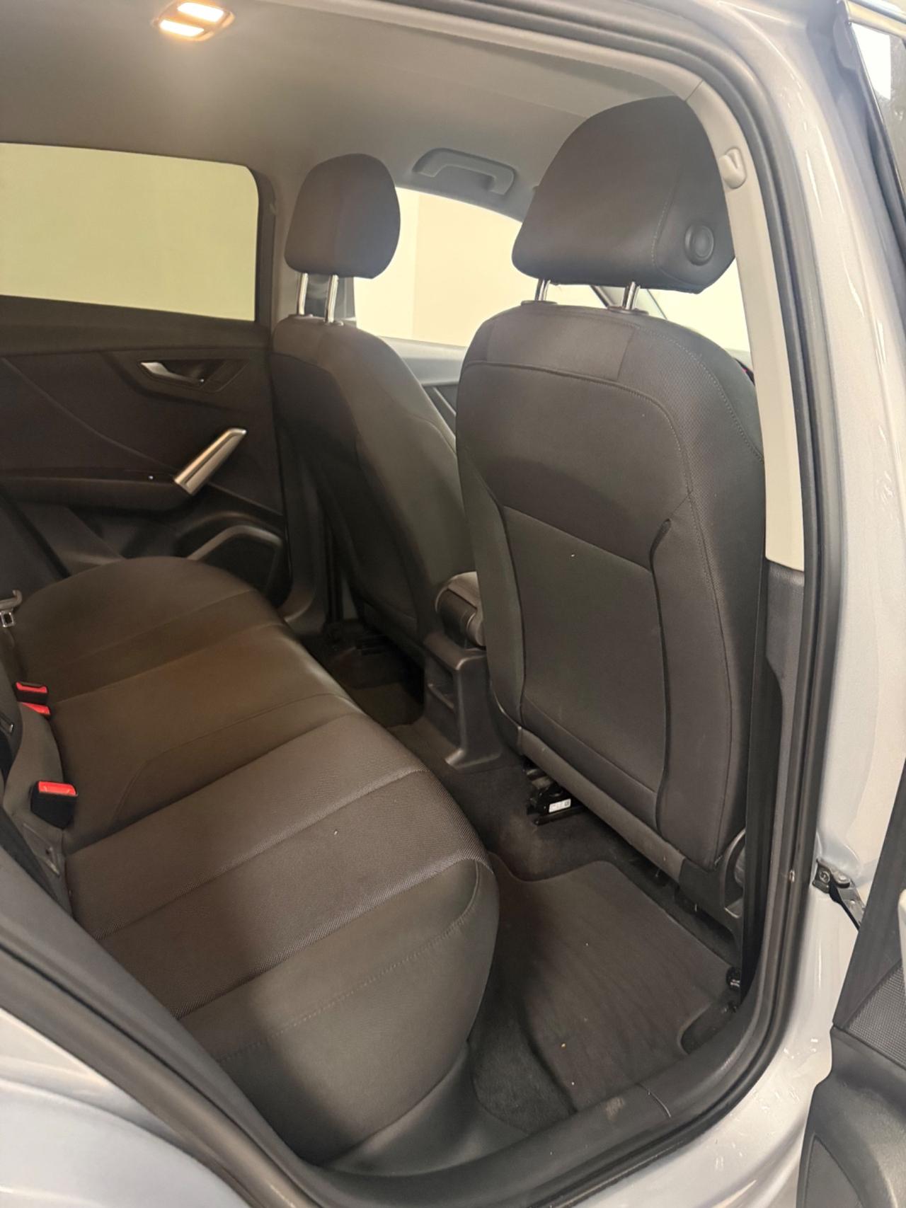 Audi Q2 35 TDI S tronic Business Advanced