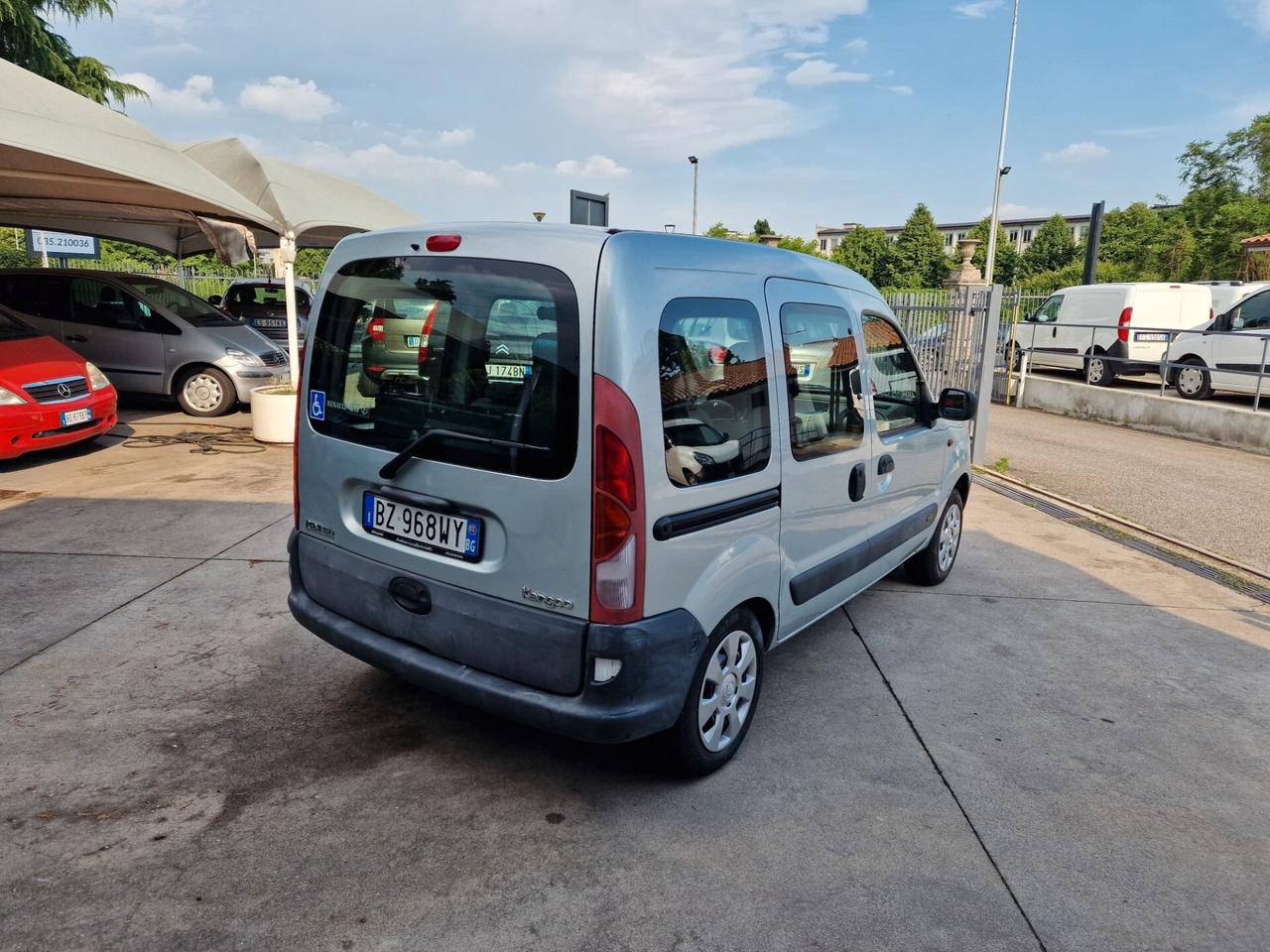 Renault Kangoo 1.2 16V TRASPORTO DISABILI