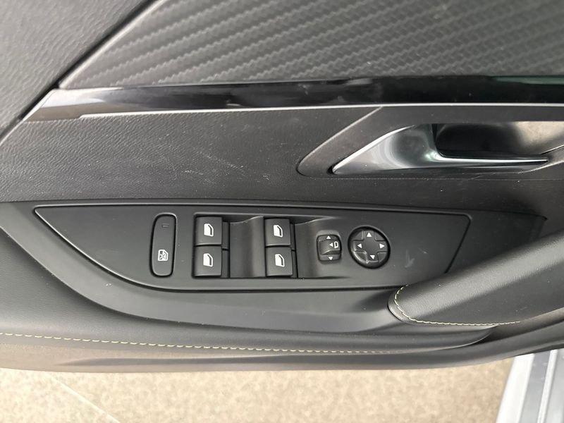 Peugeot 208 GT Hybrid 136 e-DCS6 auto