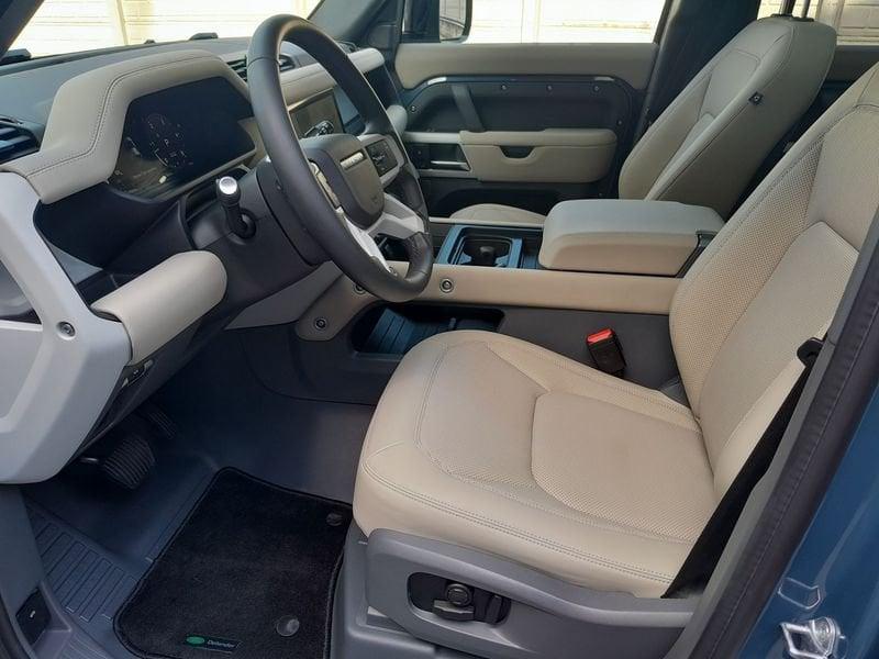 Land Rover Defender 3.0D I6 250 110 SE AWD auto.
