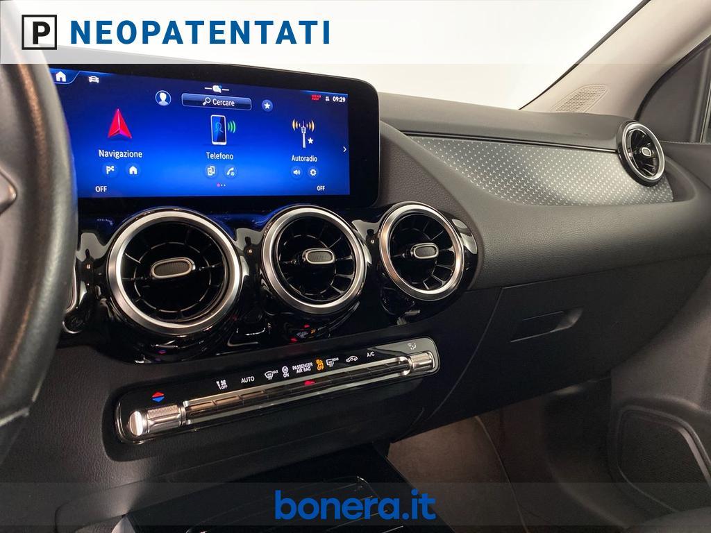 Mercedes GLA 180 180 D Progressive Advanced 8G-DCT