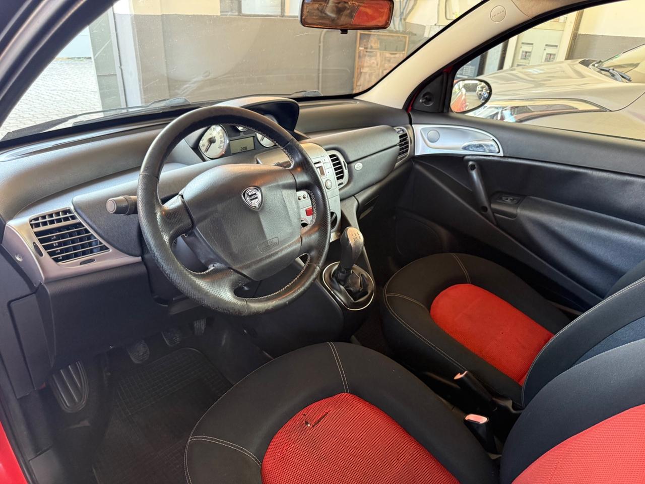 Lancia Ypsilon 1.3 Multijet 16V Momo Design