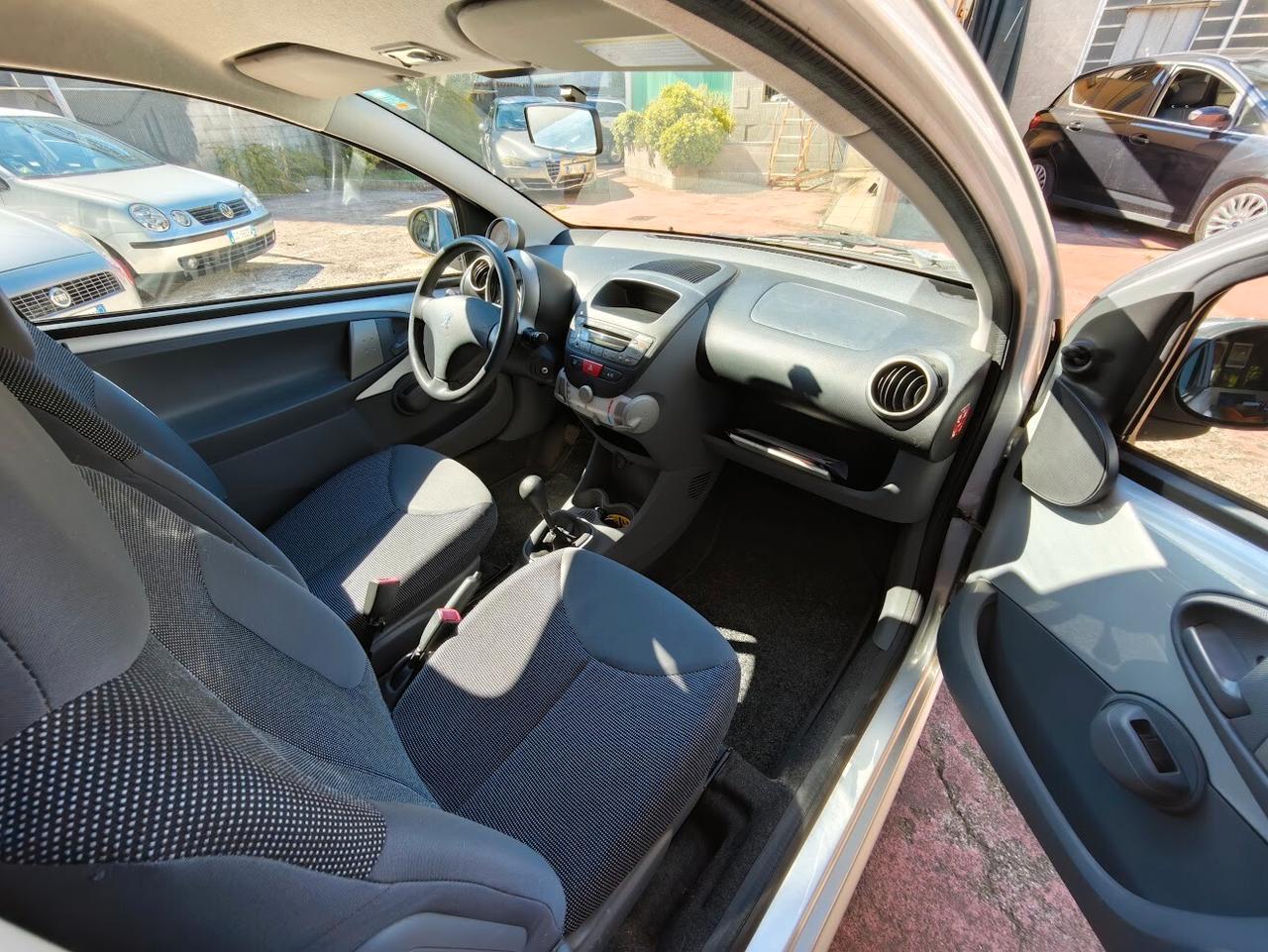 Peugeot 107 1.0 68CV UNICO P. SOLO 25MILA KM!!!!!!!!!!!!