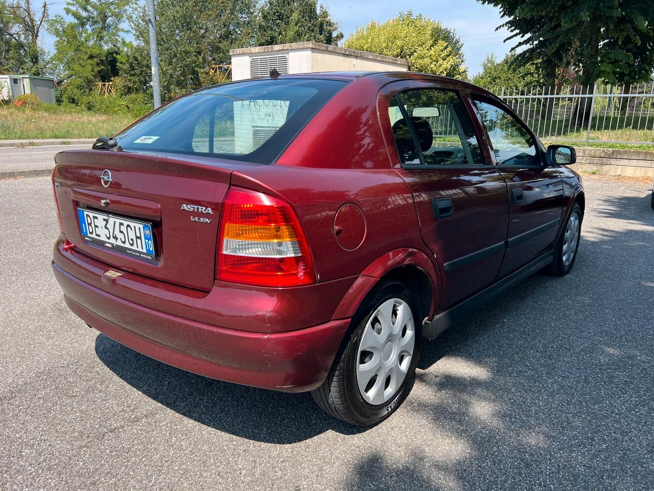 Opel Astra 1.4i 16V cat 5 porte Club adatta a neopatentati