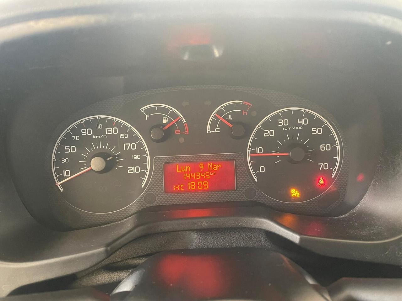 Peugeot Bipper Tepee 1.3 HDi 75 FAP Stop&Start Outdoor