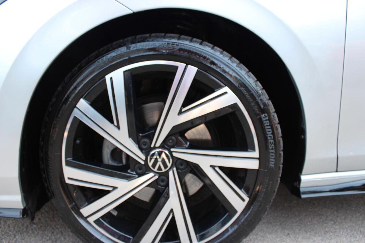Volkswagen Golf 8 R LINE 2.0 TDI