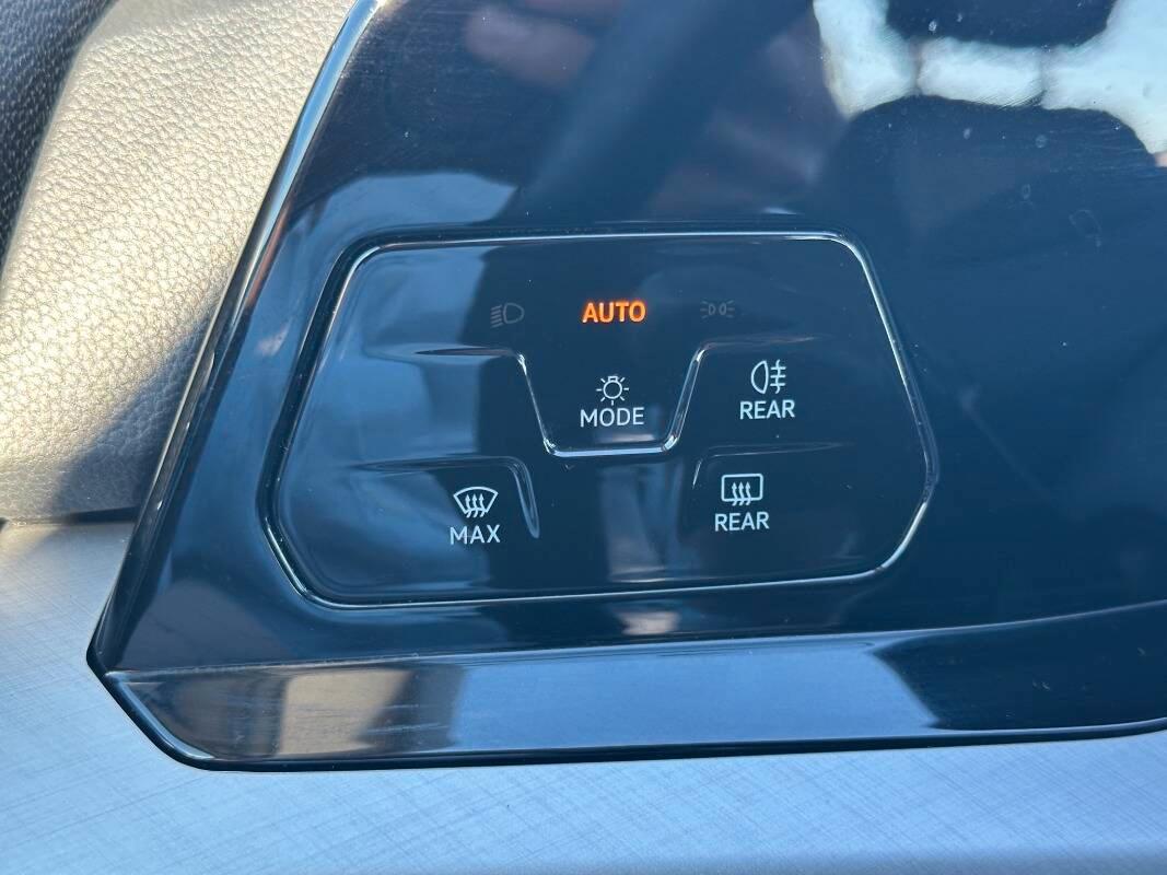 Volkswagen Golf 2.0 tdi Life 150cv AUTOMATICA E CARPLAY