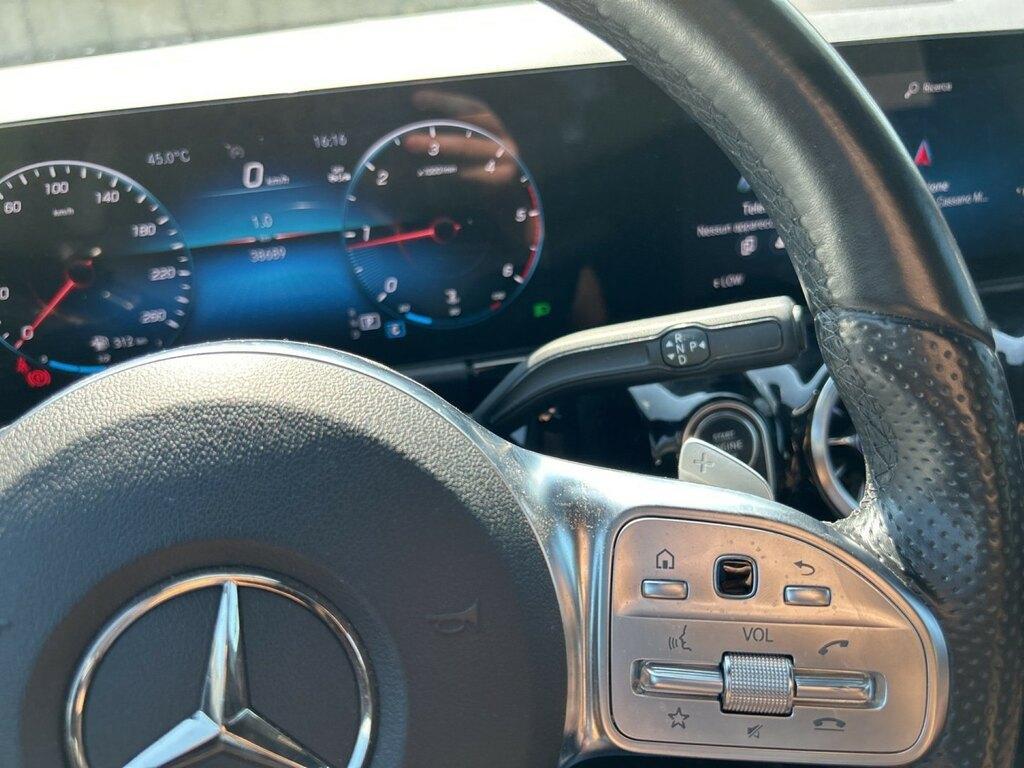 Mercedes GLA 200 200 D Premium 8G-DCT