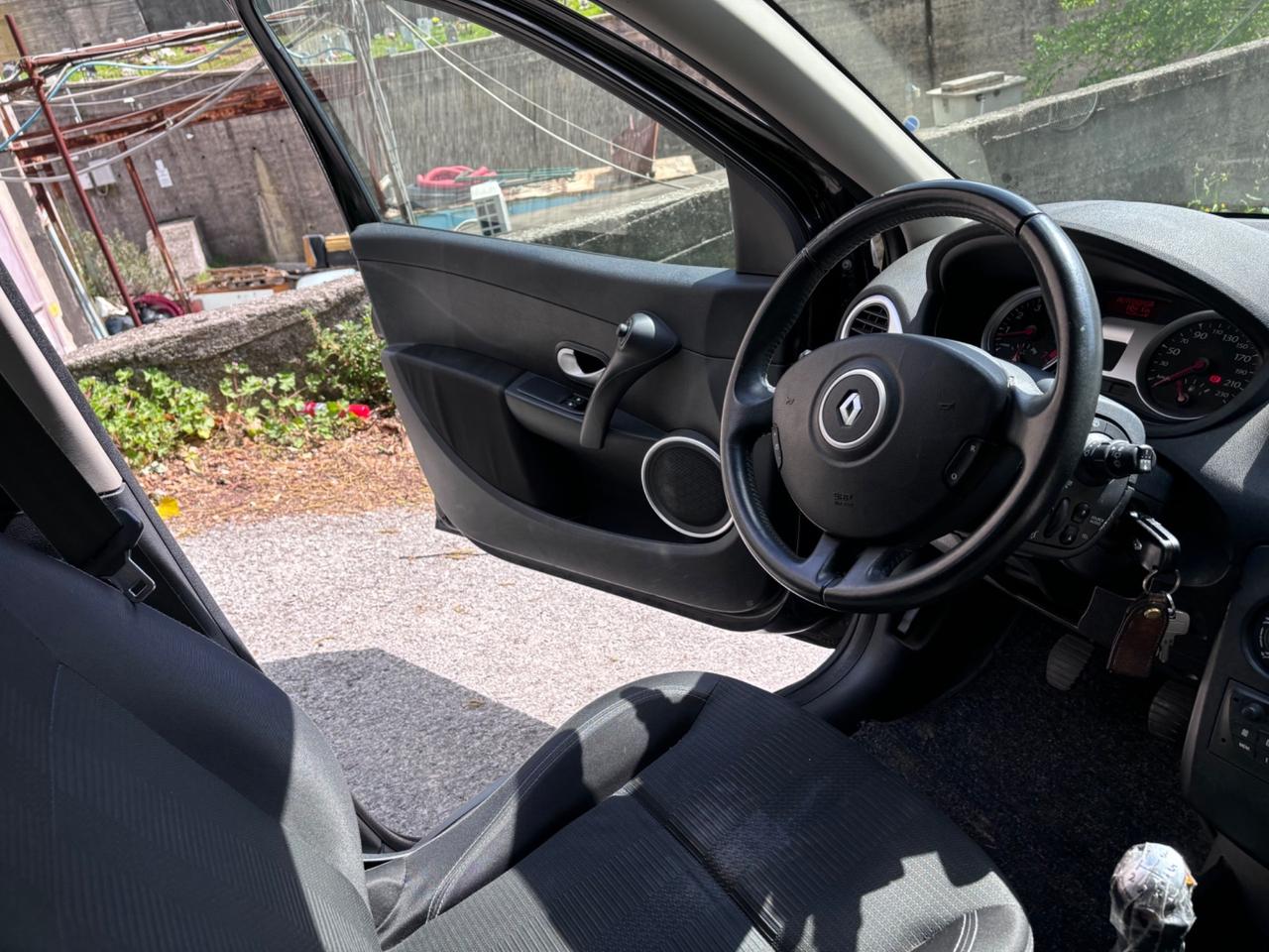 Renault Clio 1.2 16V 5 porte Dynamique