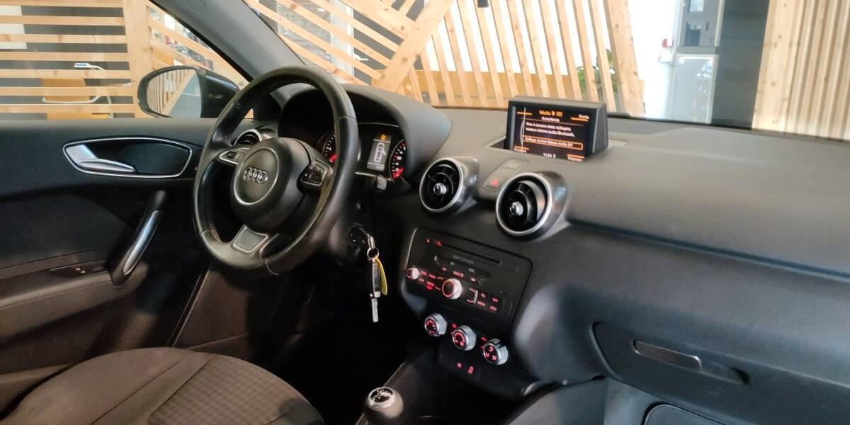 Audi A1 1.6 tdi Attraction 105cv