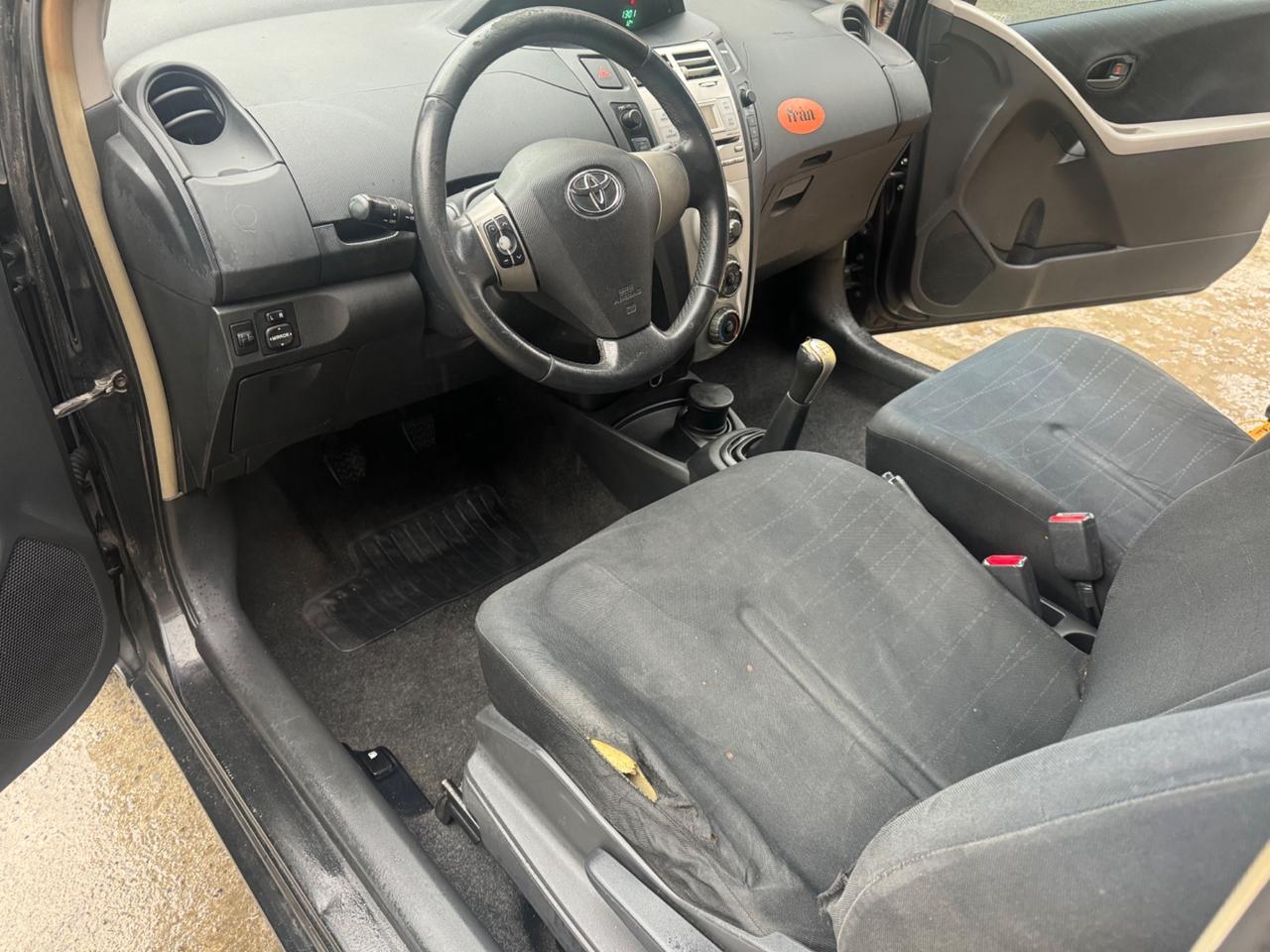 Toyota Yaris 1.0 3 porte Sol