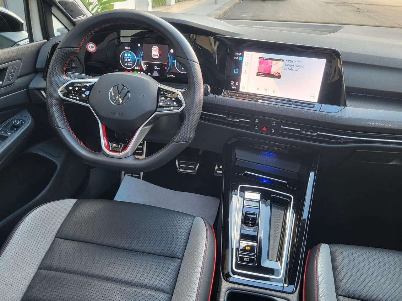 Volkswagen Golf GTI 2.0 DSG 245 CV/PELLE VIENNA / TETTO APRIBILE / FARI IQ...