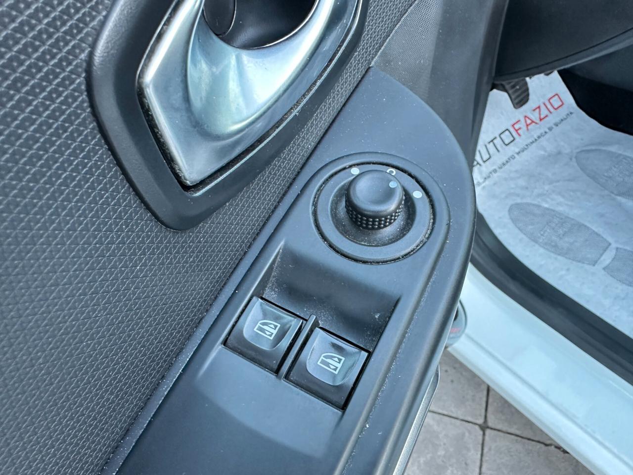 Renault Clio 1.5 dCi 8V 75CV 5 porte Costume National