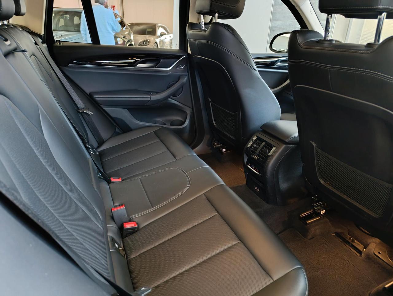 BMW X3 xdrive20d mhev 48V auto