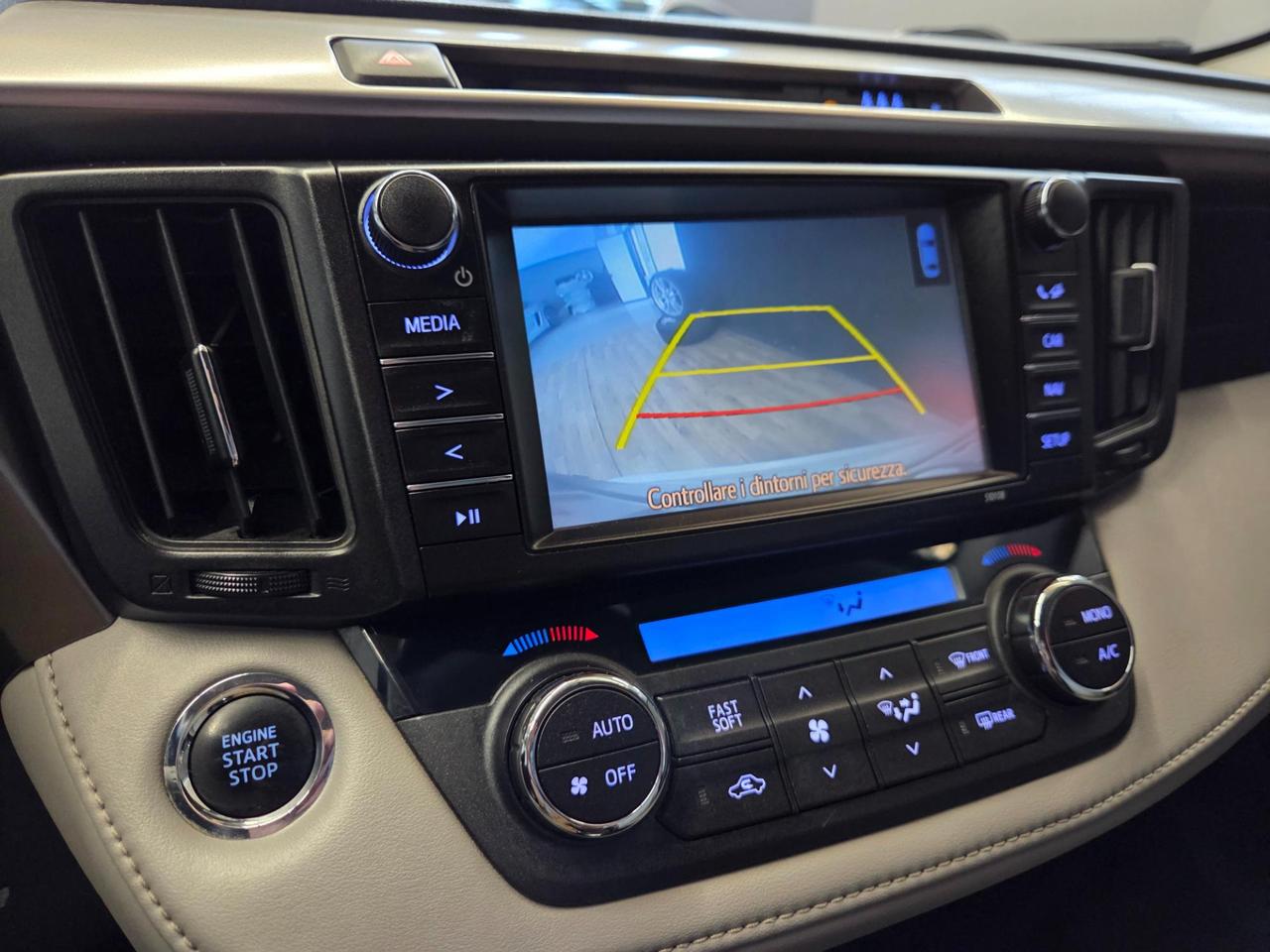 Toyota RAV4 5 Porte Rav4 2.0 d-4d Lounge 2wd mt