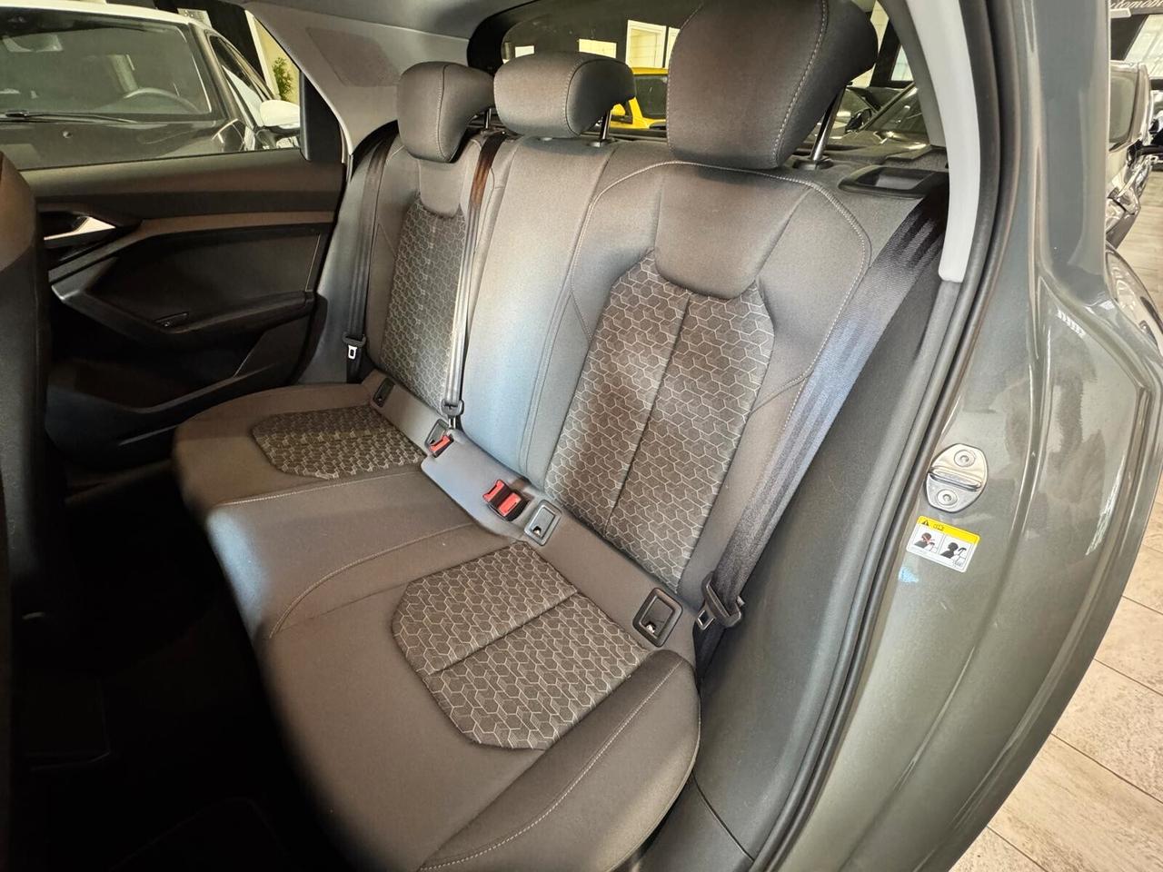 Audi A1 SPB 30 TFSI Identity Black