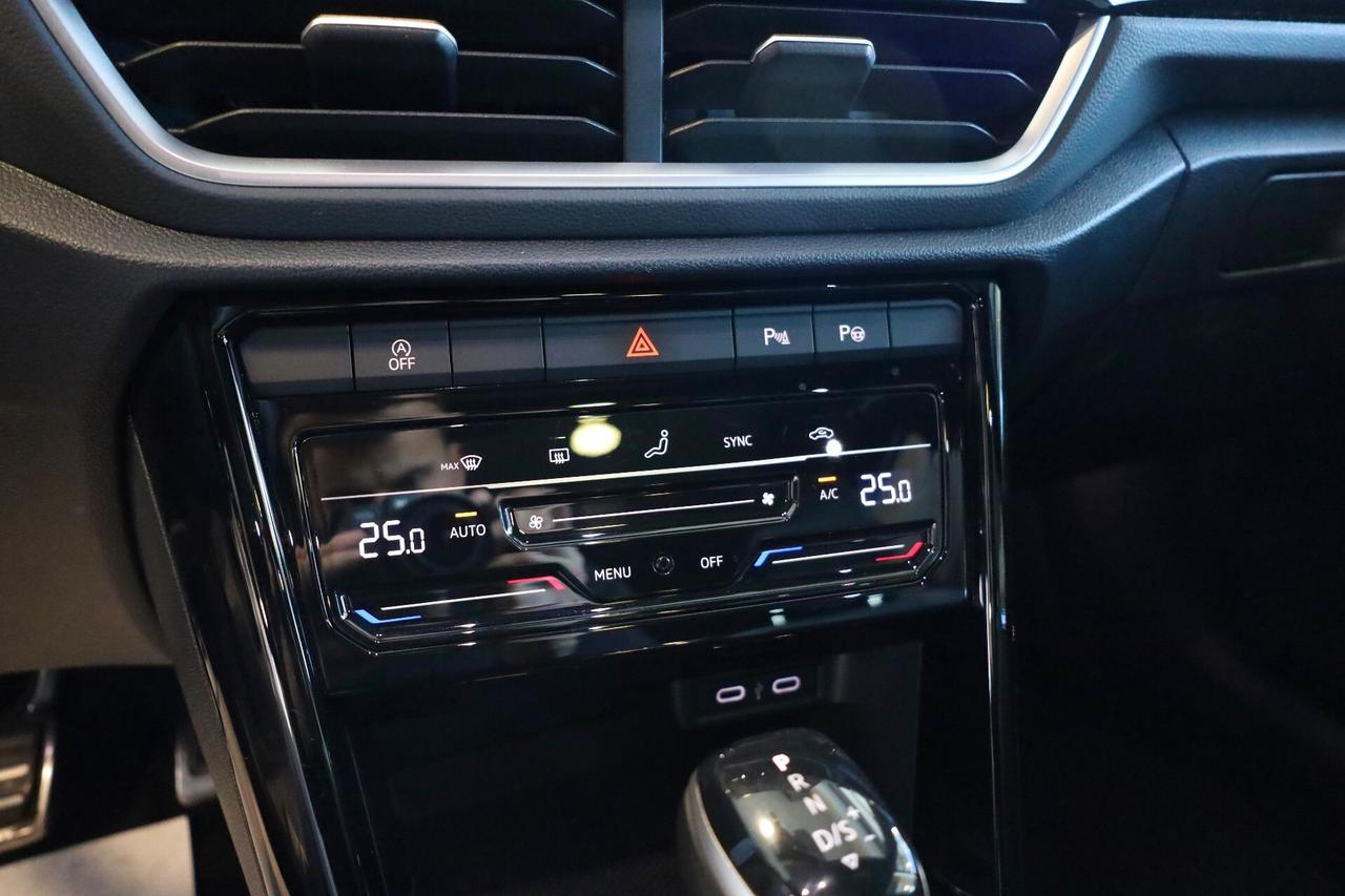 VOLKSWAGEN T-ROC 1.5 TSI ACT DSG R-LINE km 30.000