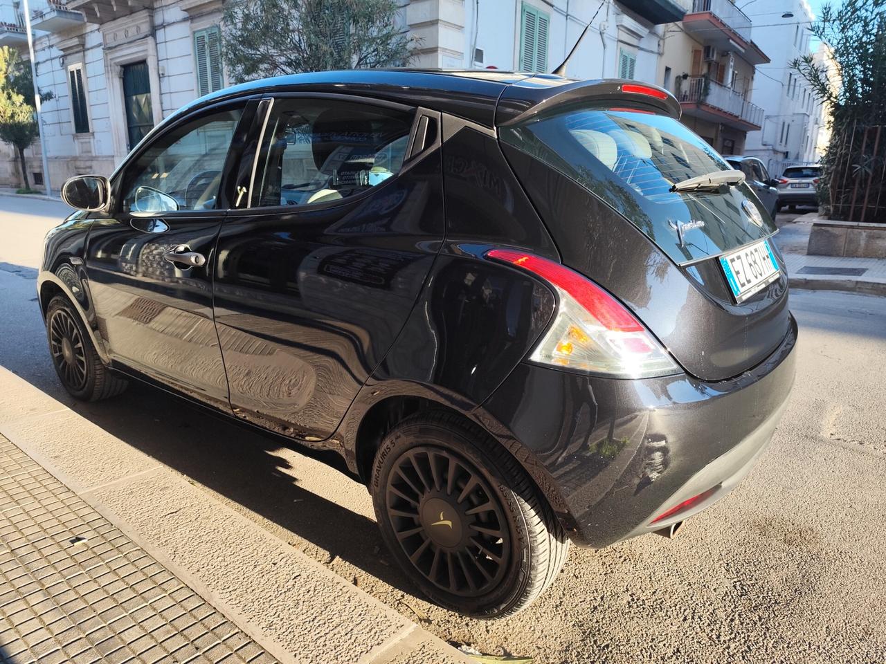 Lancia Ypsilon 1.2 benzina 69CV PERFETTA