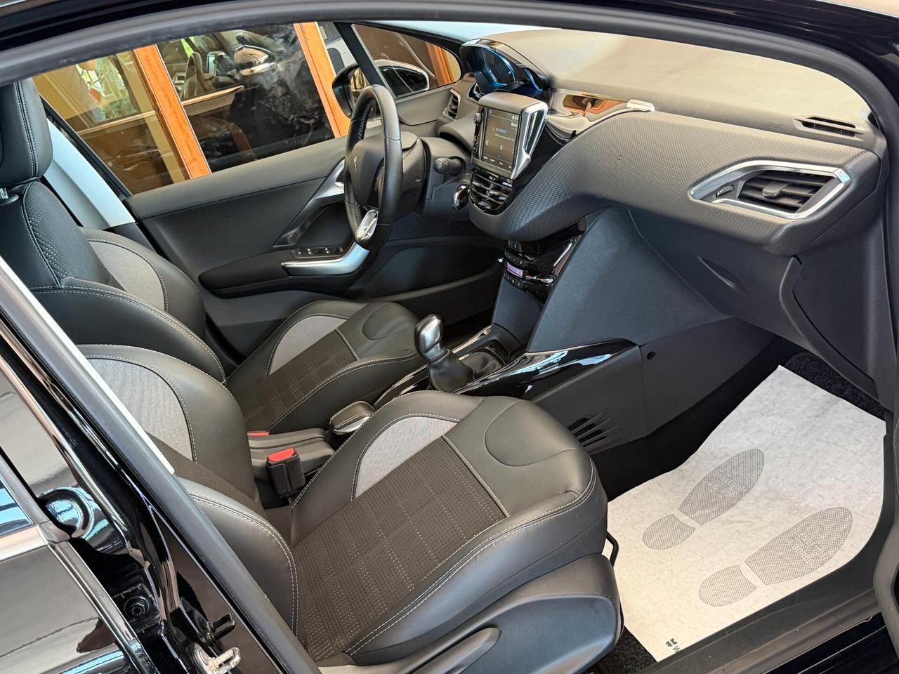 Peugeot 2008 1.6 BLUEHDI 100 cv. ALLURE
