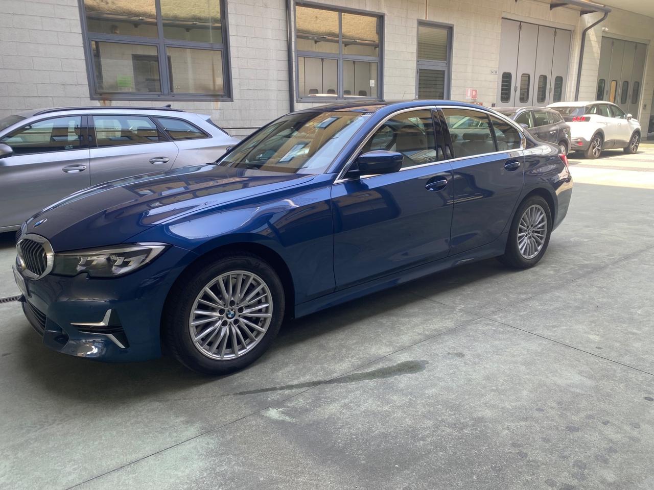 Bmw 330 330i xDrive Luxury