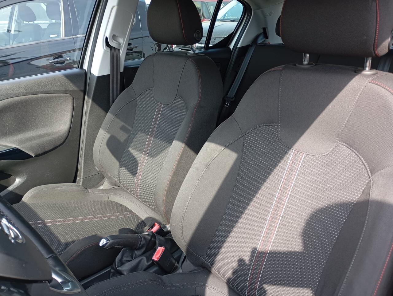 Opel Corsa 1.4 90CV GPL Tech Black Edition