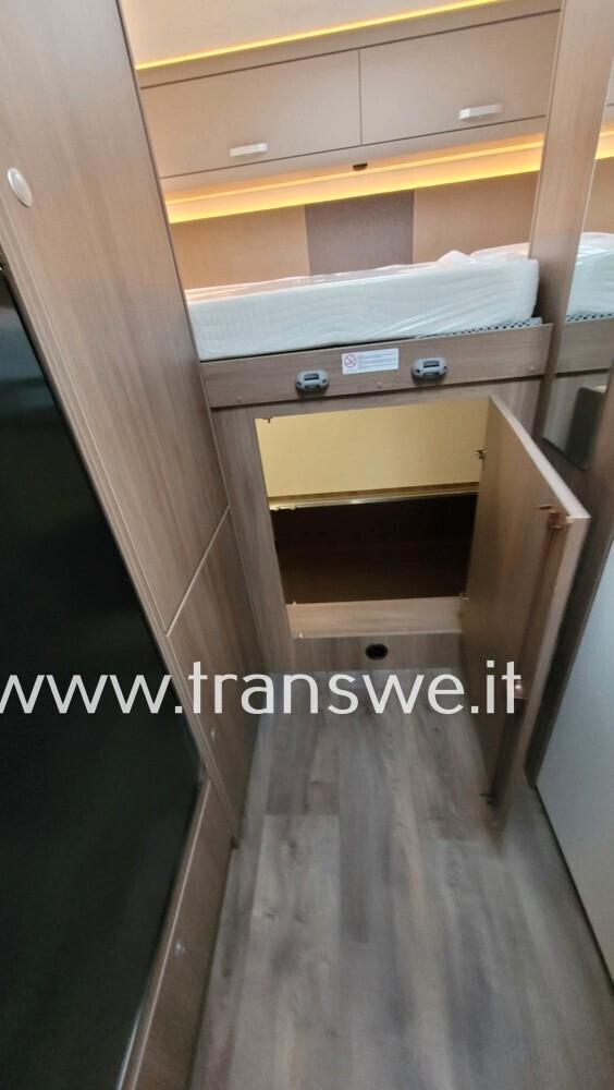 Carado A464 PRO Mansardato con ampio garage in coda