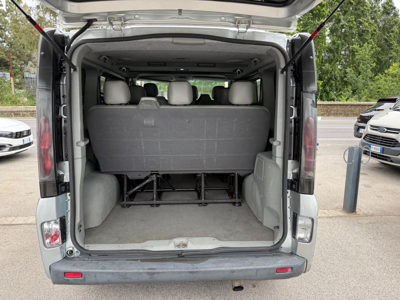 Renault Trafic 1.9 dCi 9 POSTI VETTURA