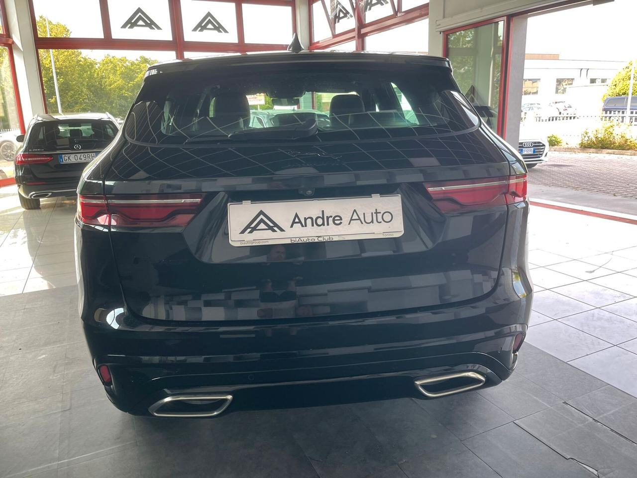 Jaguar F-Pace 3.0 D 300 CV AWD aut. R-Dynamic Black