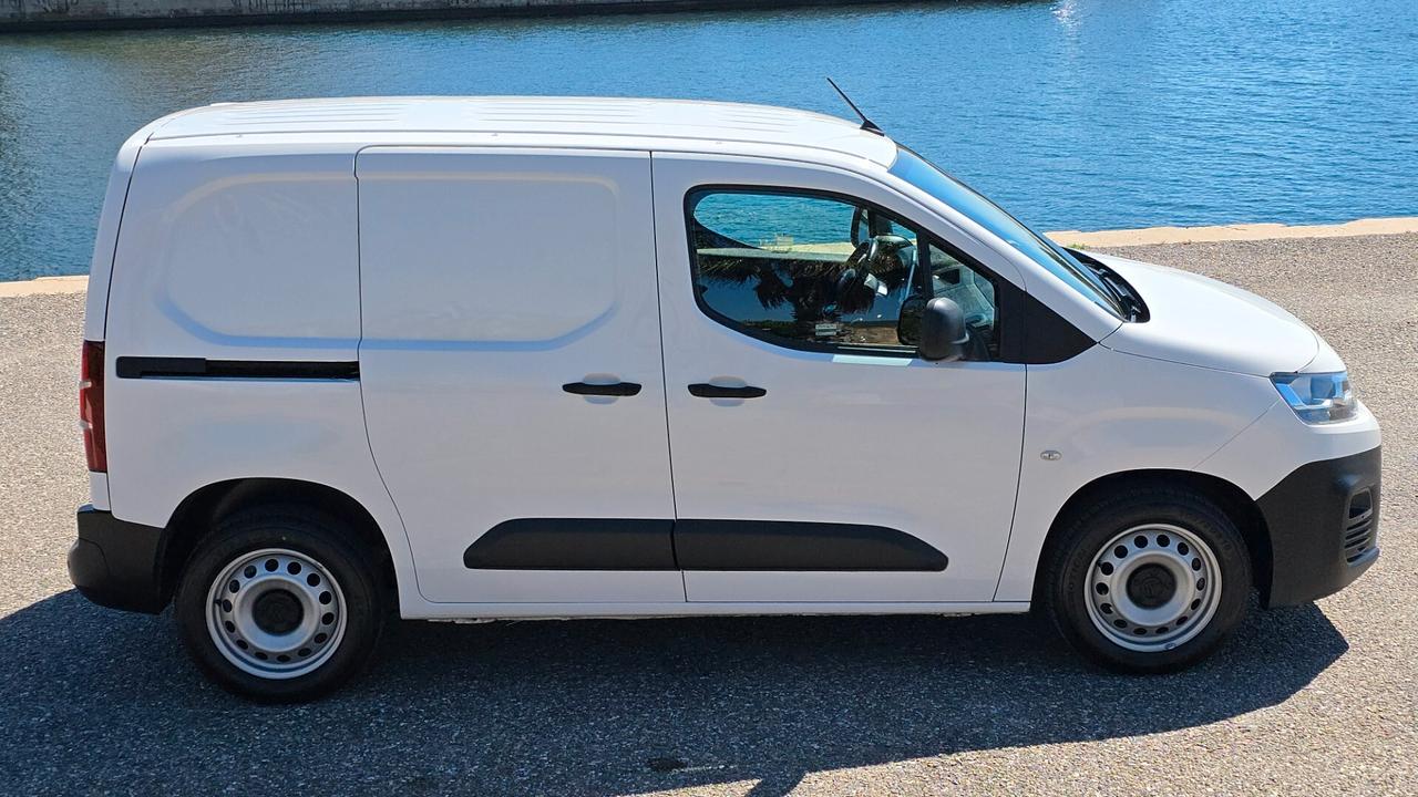 Citroen Berlingo BlueHDi 100 S&S Van M Club (1000Kg)