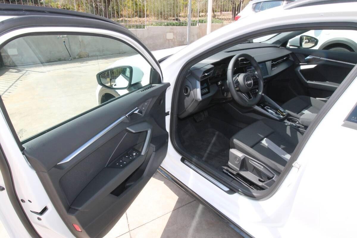 Audi A3 Allstreet 1.5 tfsi mhev Business Advanced 150cv Km0 09.2026