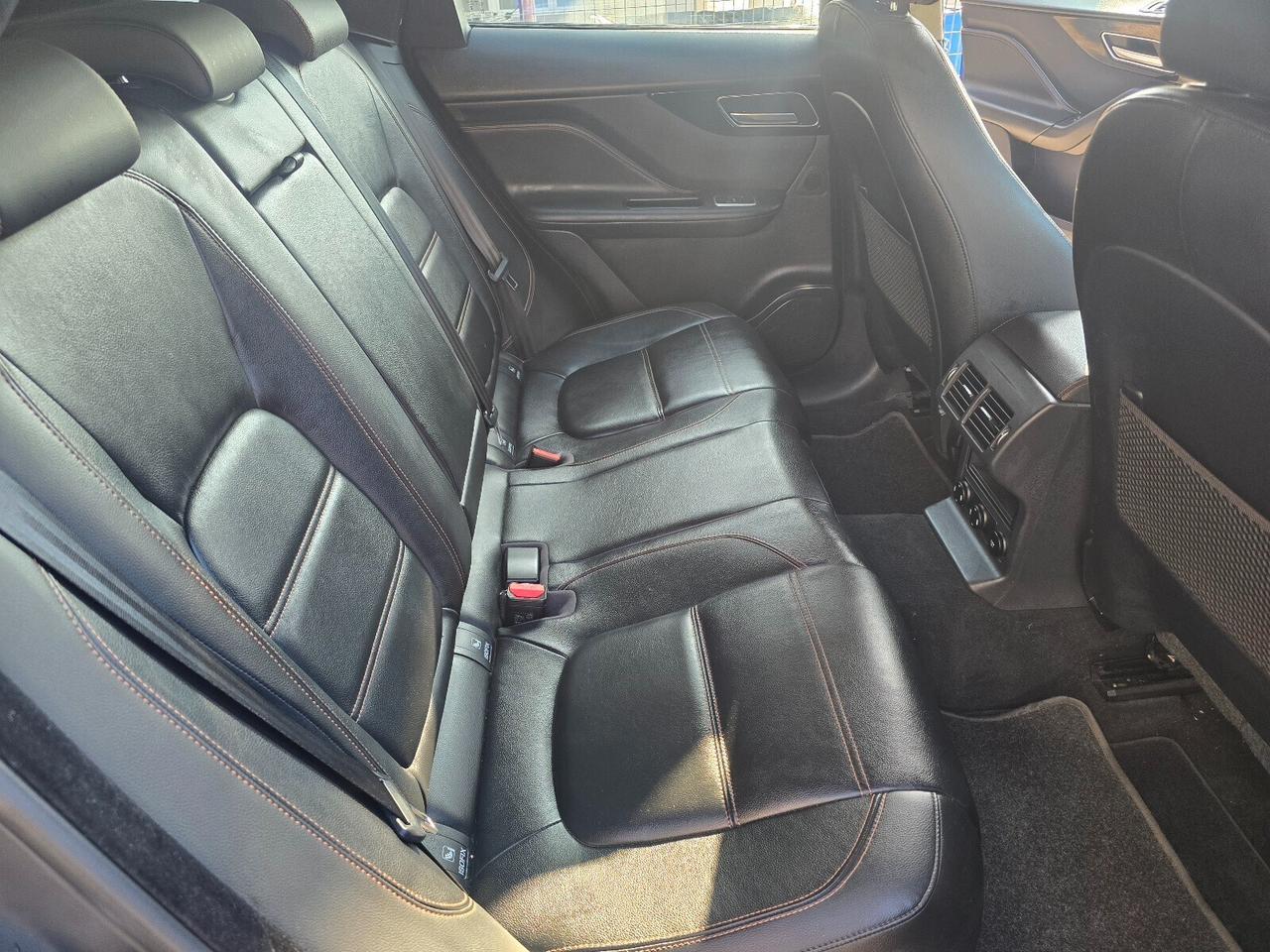 Jaguar F-Pace 2.0 D 180 CV AWD aut. Prestige