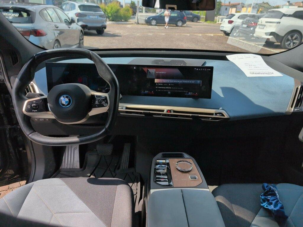 BMW iX 40 pacchetto sportivo xDrive