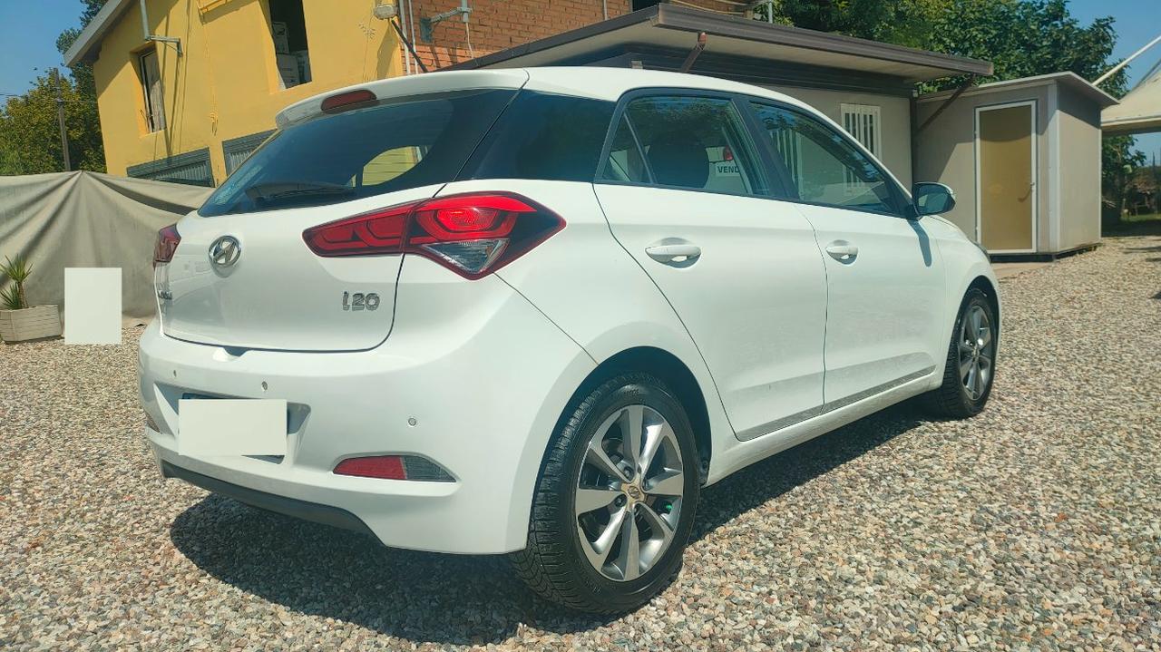 Hyundai i20 5 Porte 1.1 crdi Comfort 75cv