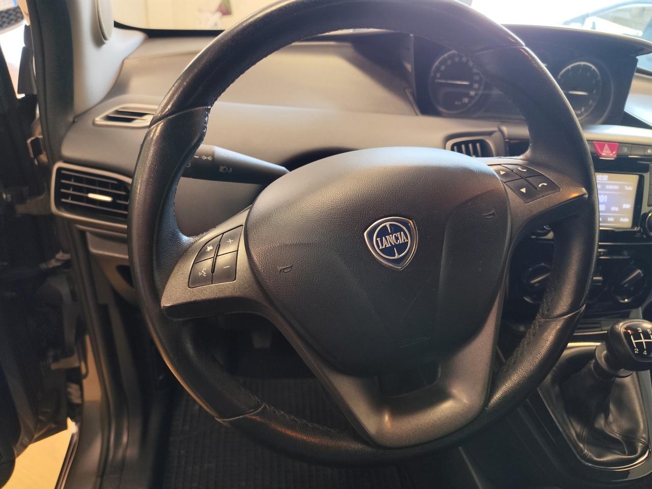 Lancia Ypsilon 1.2 69 CV 5 porte Silver