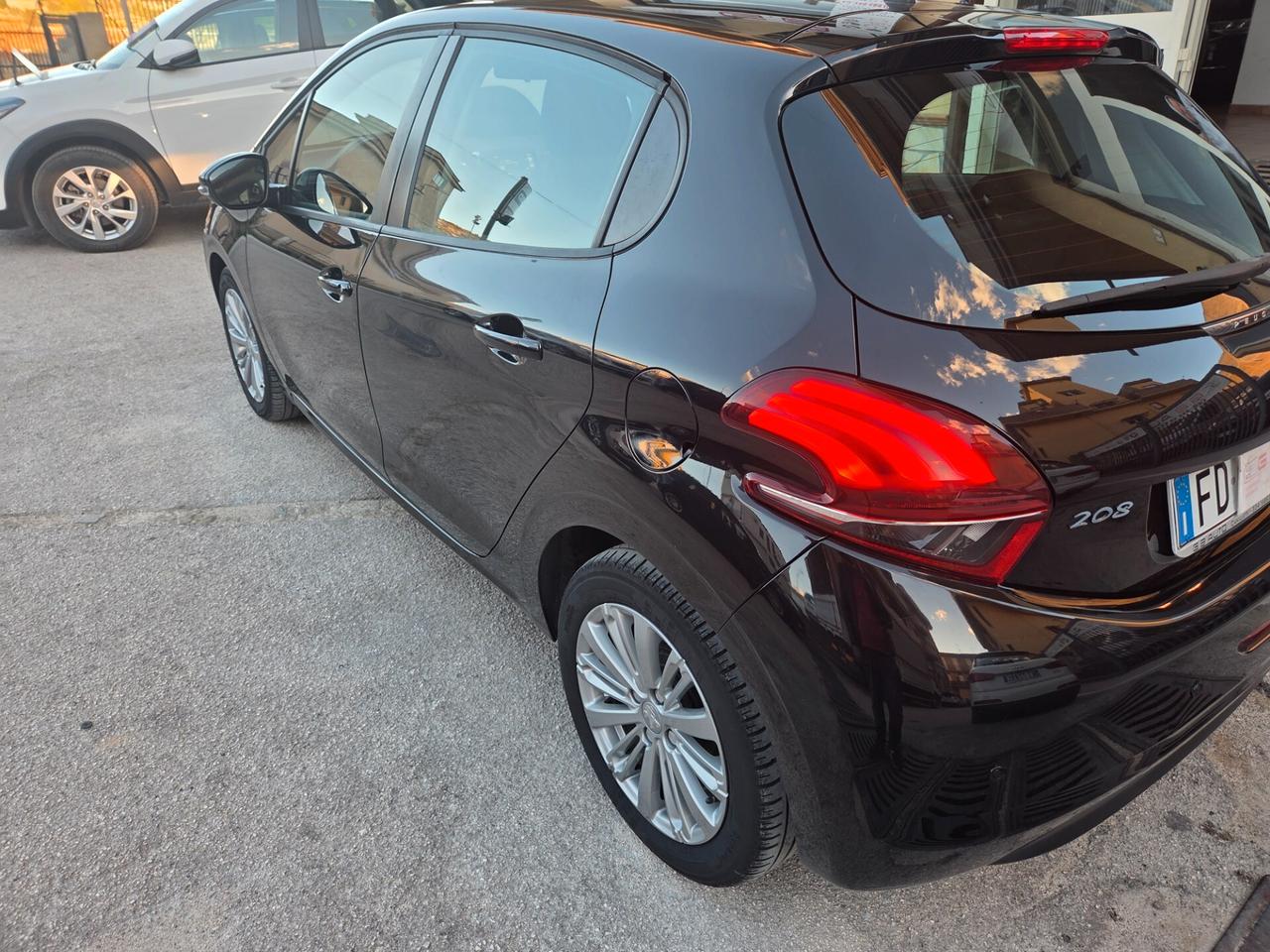 PEUGEOT 208 1.6 DIESEL LED KM 130000 CERTIFICATI