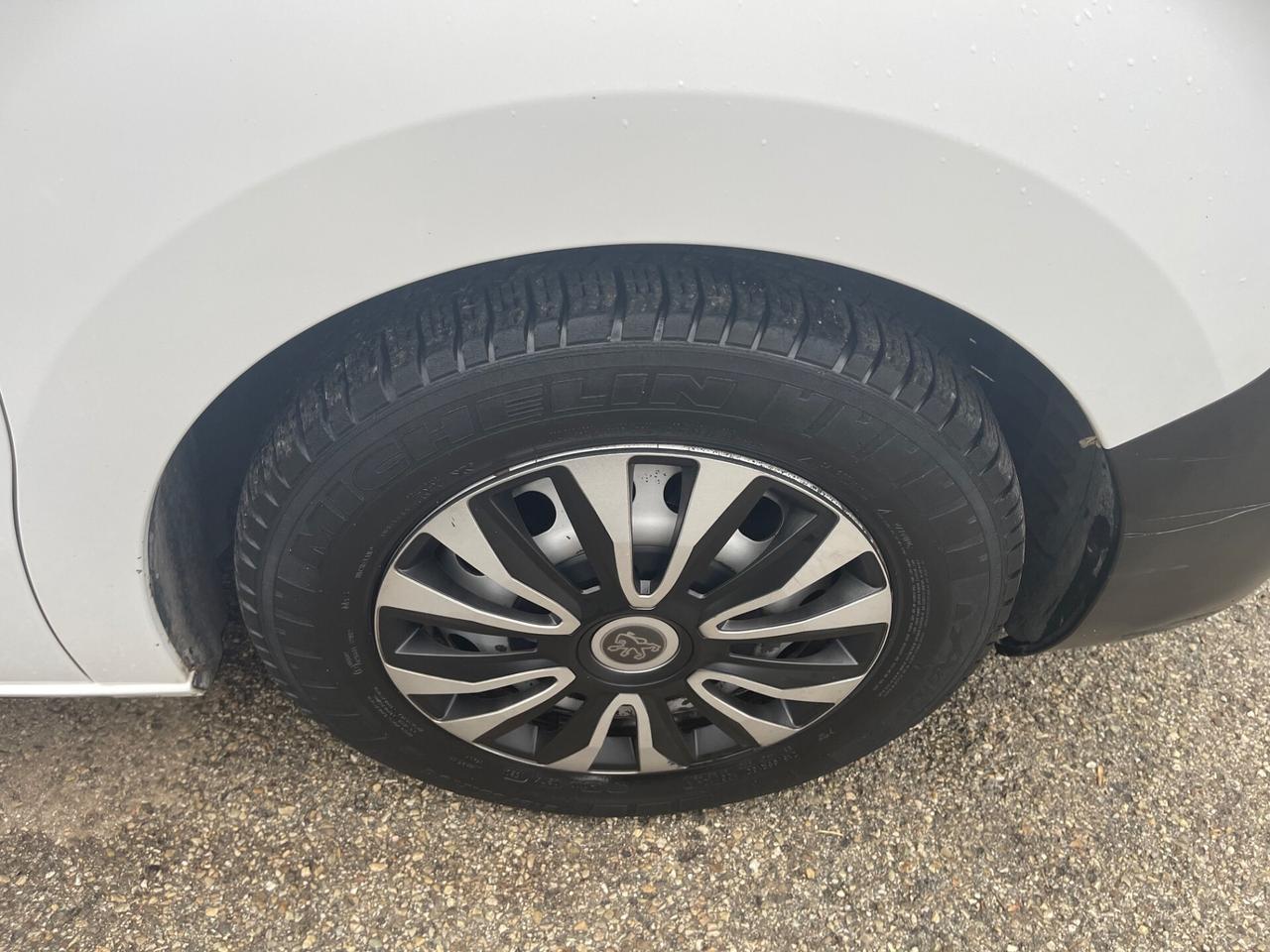 Peugeot Expert BlueHDi 120 S&S PC-TN Combi Compact