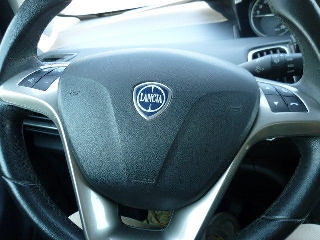 LANCIA Ypsilon 1.2 69 CV 5 porte Gold