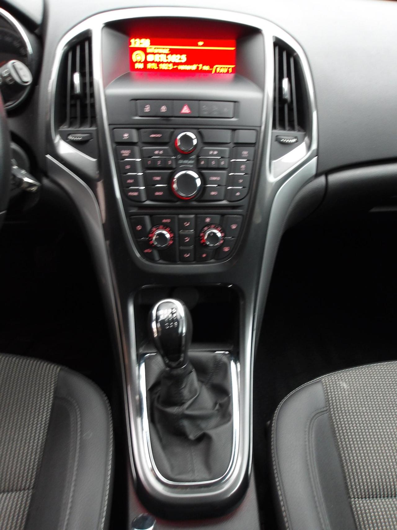 Opel Astra Sports Tourer 1.6 cdti (ecoflex) Cosmo s&s 136cv