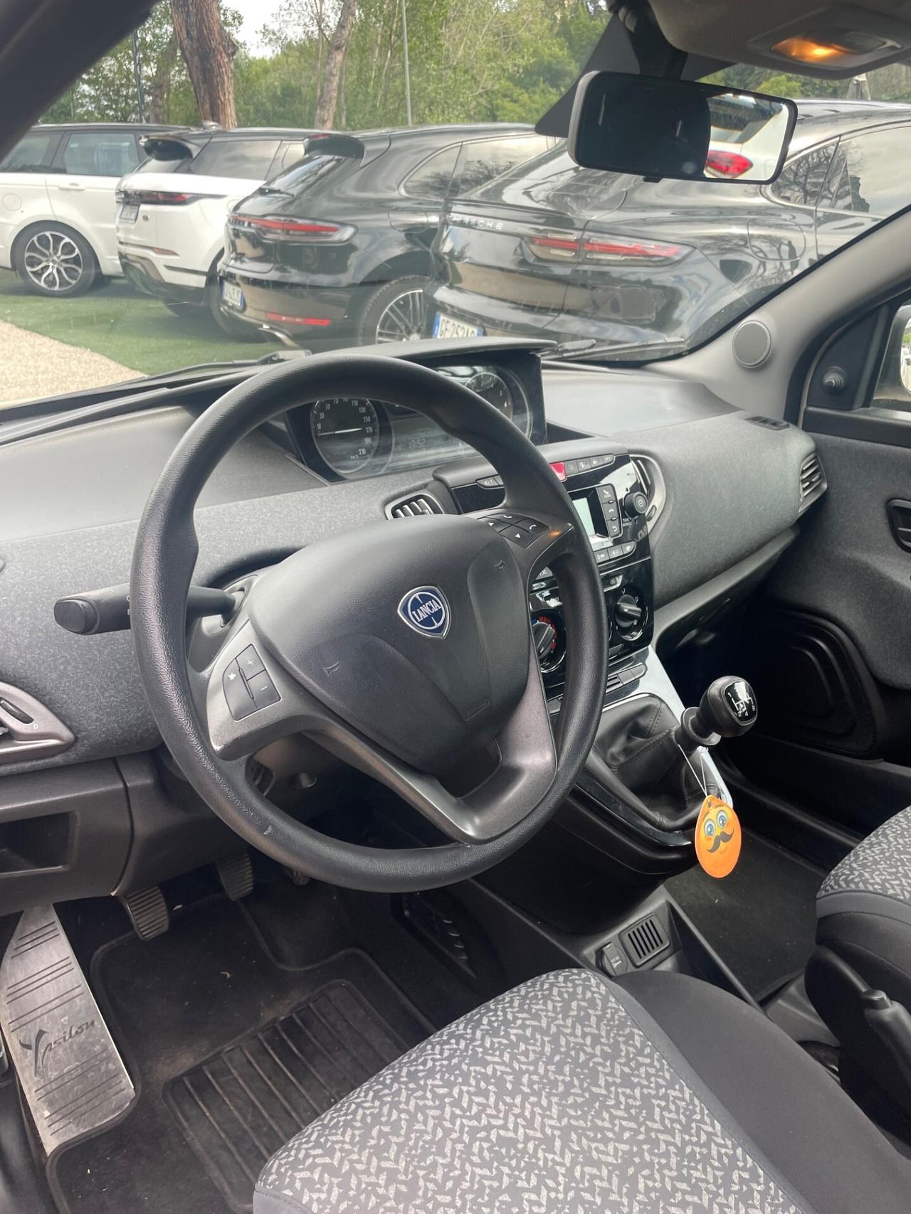 Lancia Ypsilon 1.2 69 CV 5 porte S&S Platinum