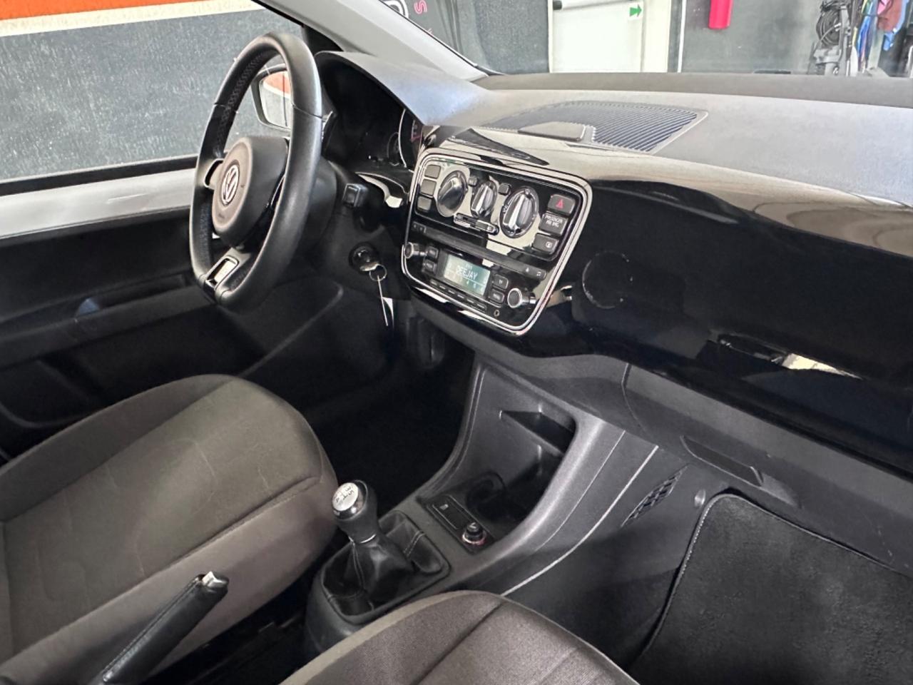 Volkswagen up! 1.0 75 CV 5p. cross