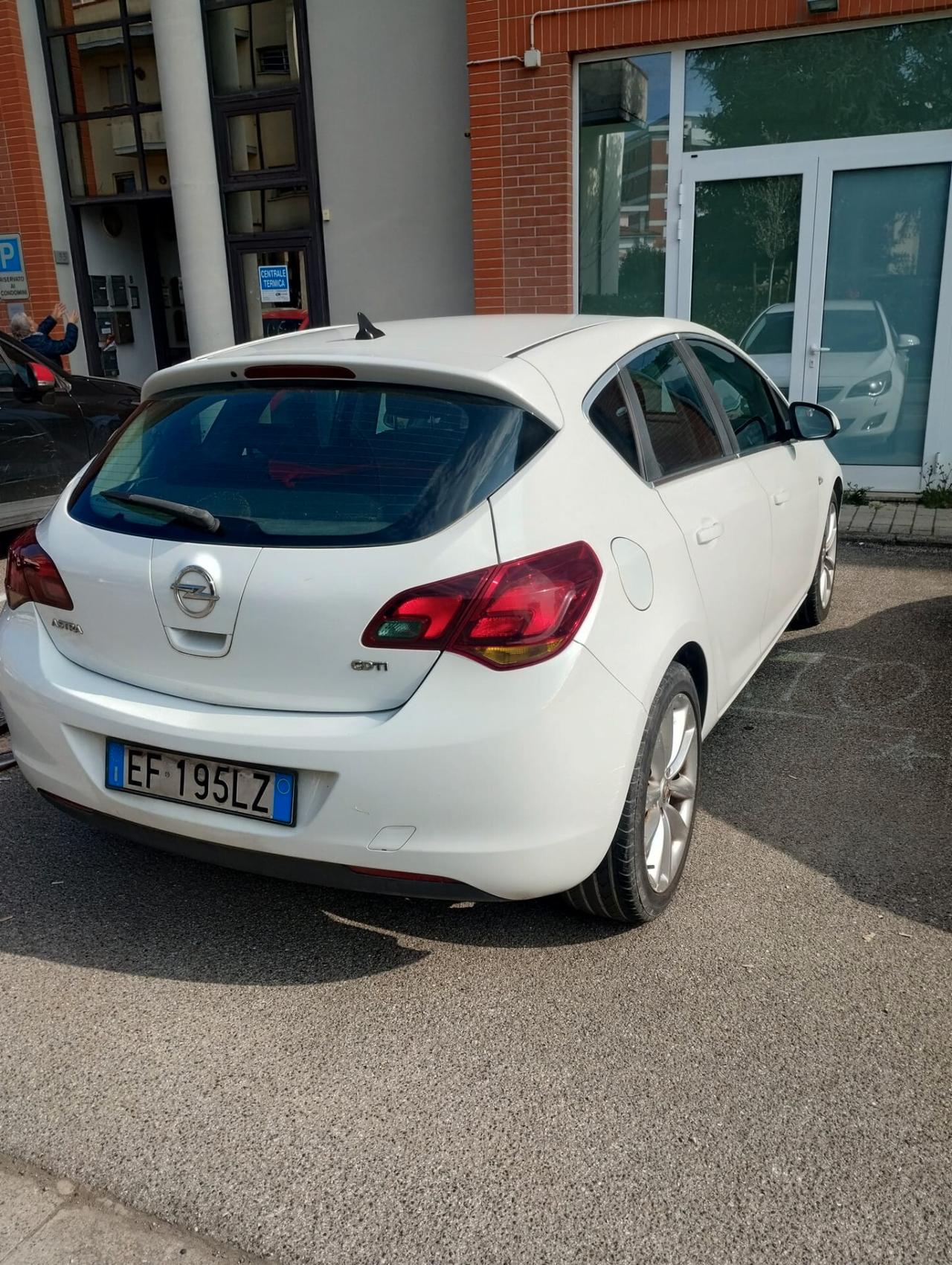 Opel Astra 1.7 CDTI 125CV 5 porte Cosmo