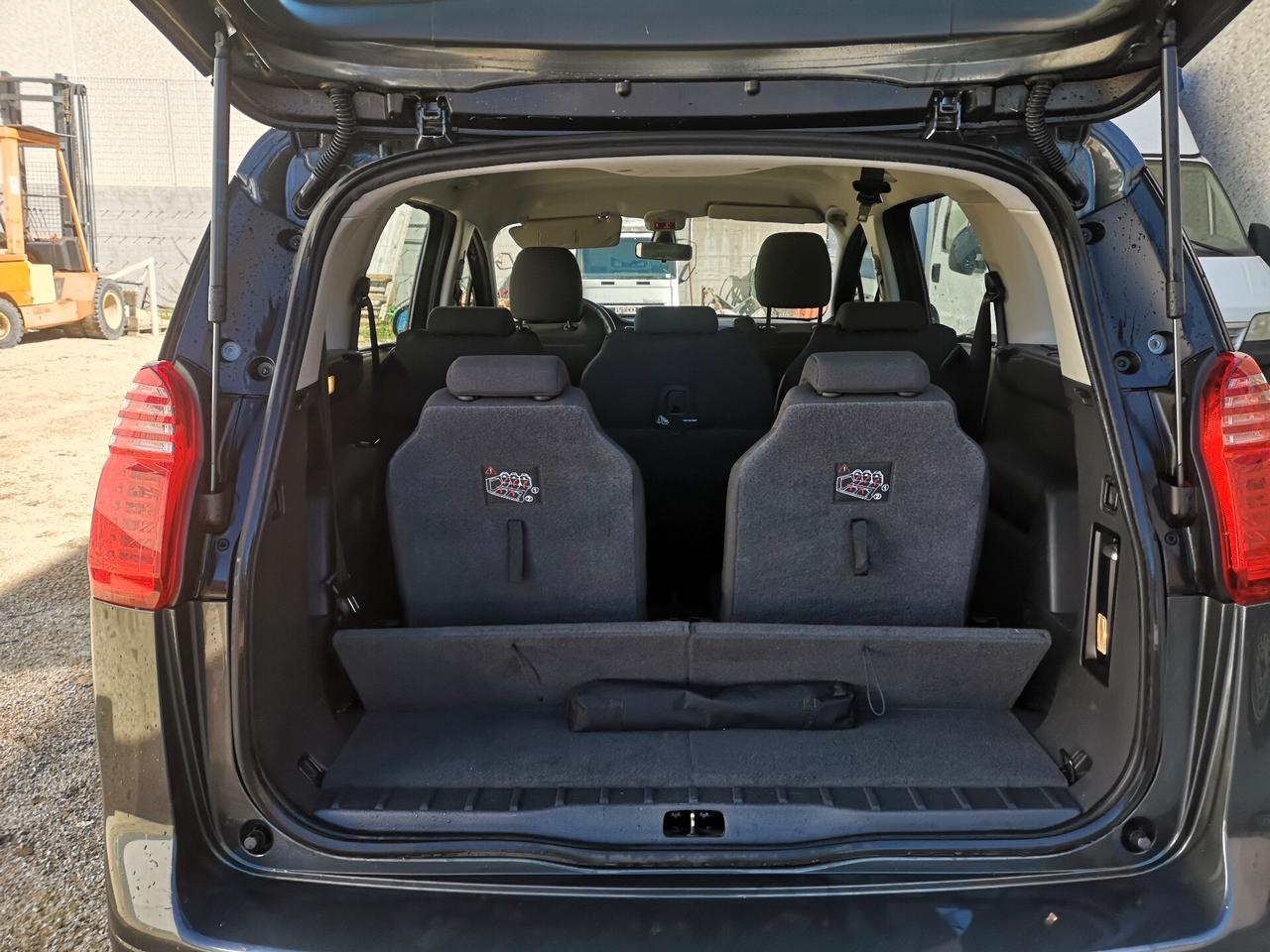 Peugeot 5008 1.6 HDi 115CV Allure