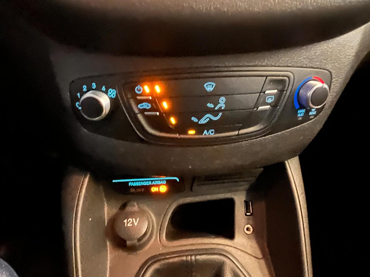 Ford Tourneo Courier 1.0 EcoBoost 100 CV Titanium