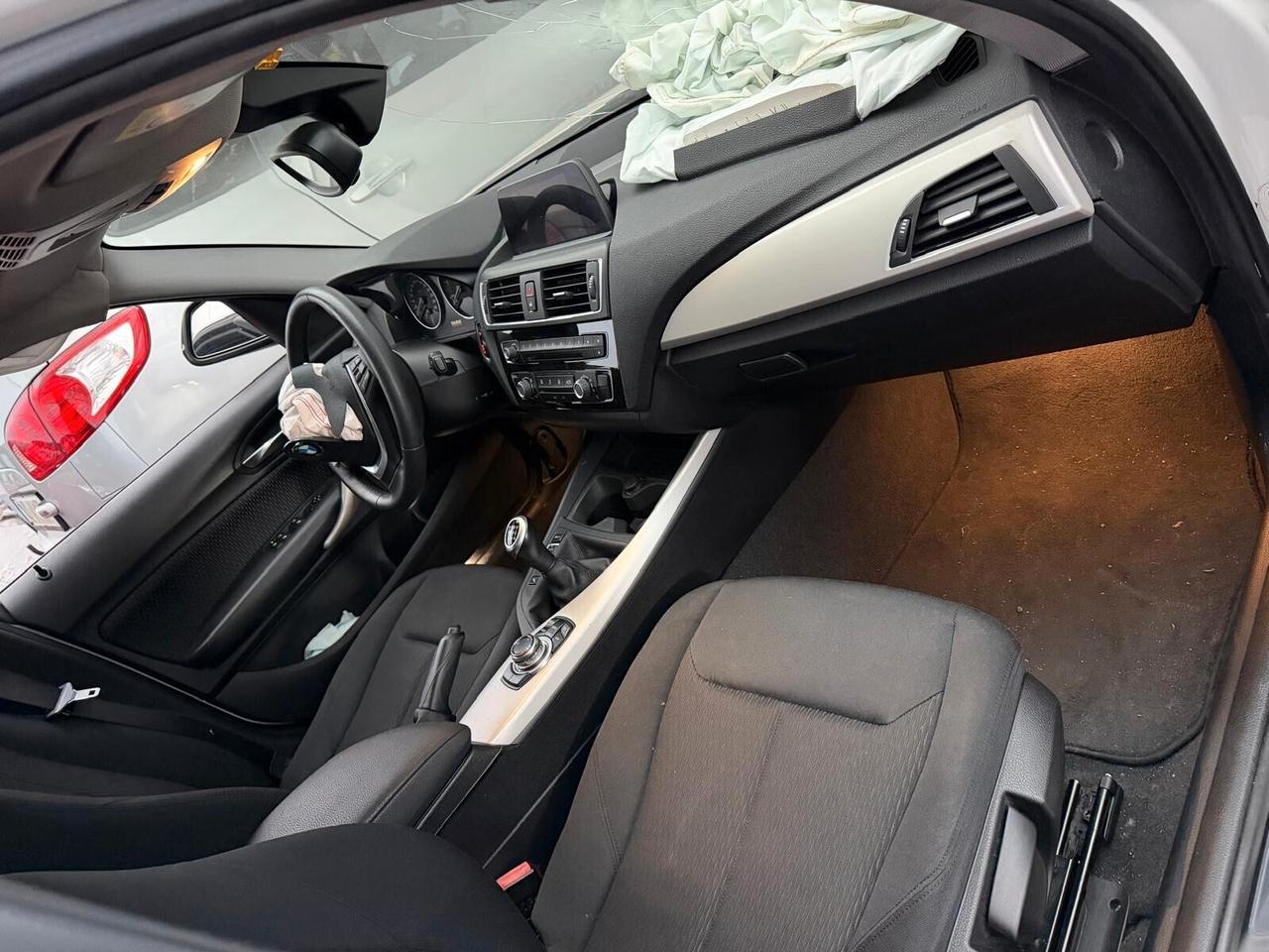 Bmw 116d 2017 5p. Urban incidentata /MARCIANTE!