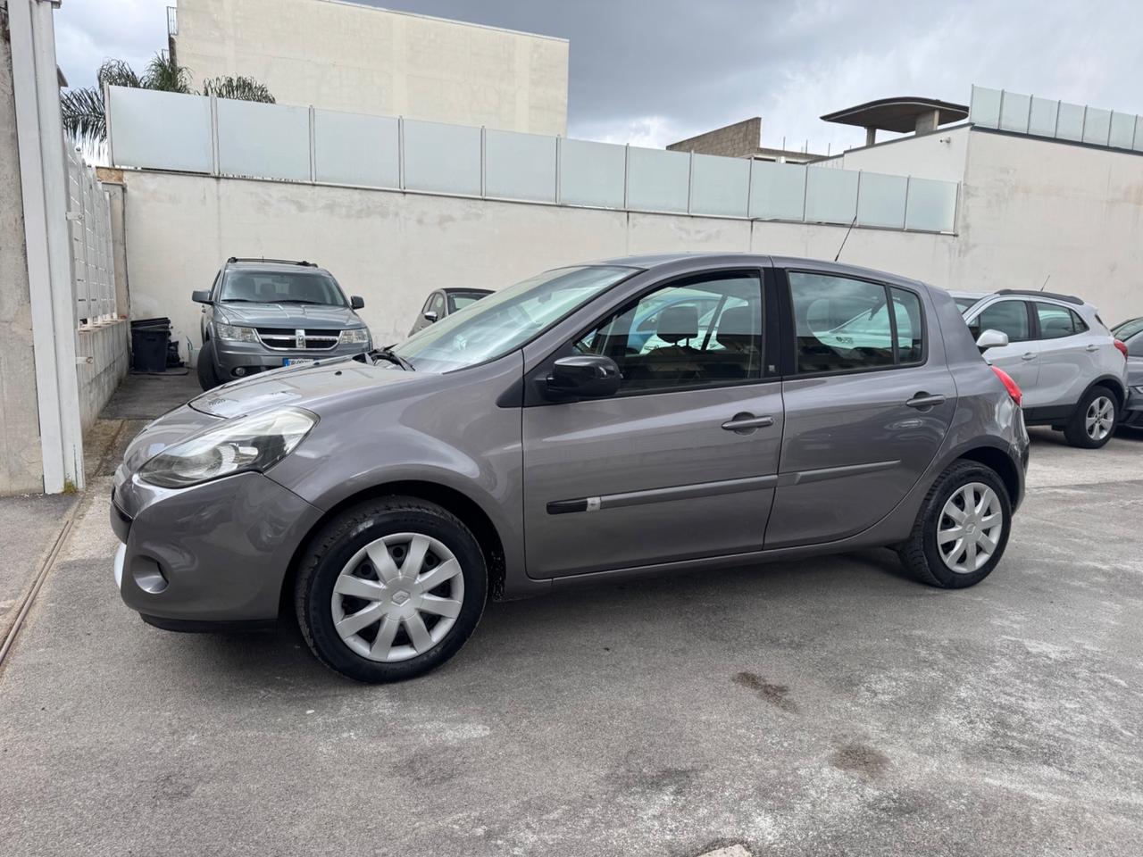 Renault Clio 1.2 GPL 75CV 20th 2011