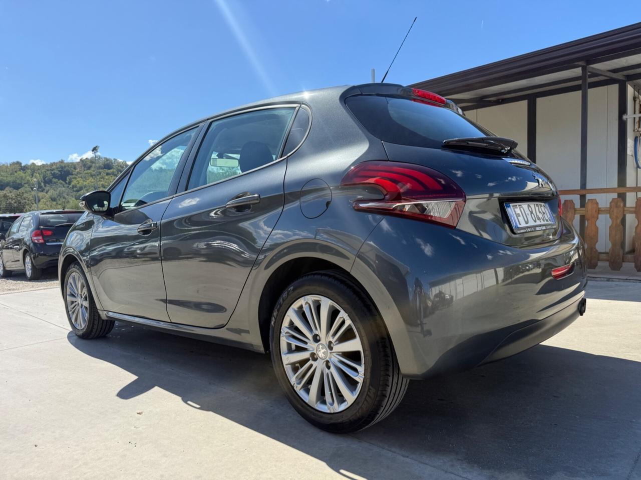 Peugeot 208 BlueHDi 75 5 porte Allure